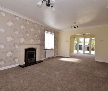 Southern Avenue, Redhill, RH1 - Photo 2