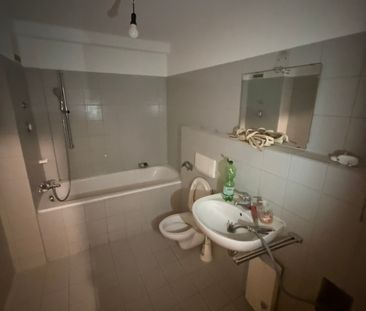 ~ WOHNEN MITTEN IN STUTTGART: Toll renovierte 2-Zi.-Wohnung + Bad +... - Photo 5