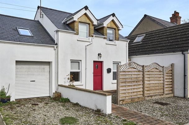 17 Lyle Road, Ballyholme, Bangor, BT20 5LU - Photo 1