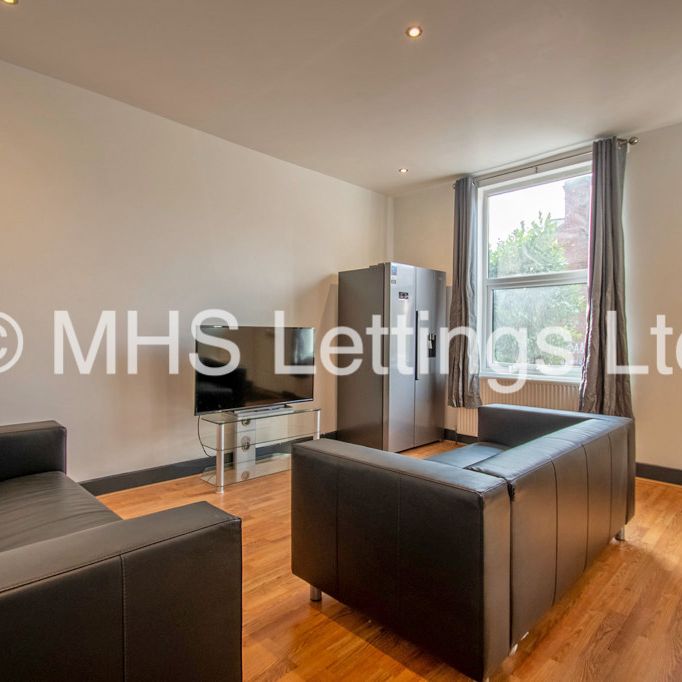 Room 3, 14 Royal Park Grove, Leeds, LS6 1HQ - Photo 1