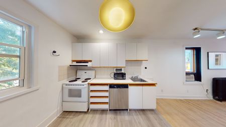 For Lease - 642 Dovercourt Road Unit# Apt 2, Toronto, Ontario - Photo 3