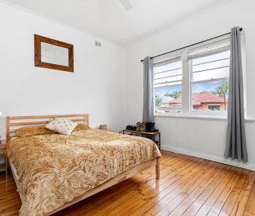 Charming 1940s Art Deco Home! - Open to View Tuesday 18th November ... - Photo 4