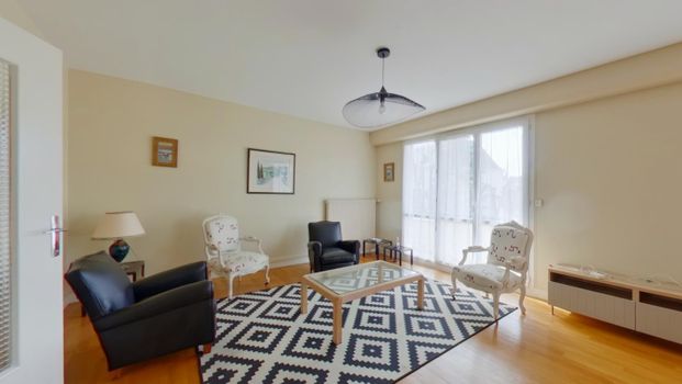 Location Appartement 3 pièces Meublé 87m² CHATELLERAULT 86100 - Photo 1