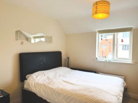 Moonstone Court, High Wycombe - Photo 3