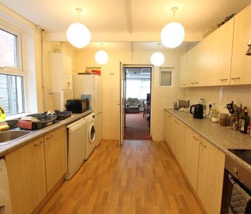 5 bedroom terraced house to rent - Photo 3