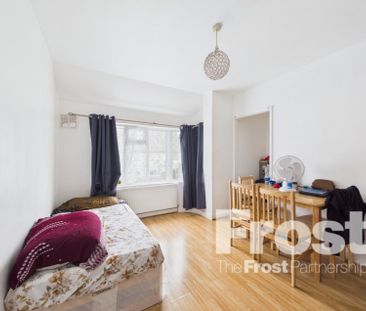 Wiltshire Avenue, Slough, Berkshire,SL2 - Photo 3