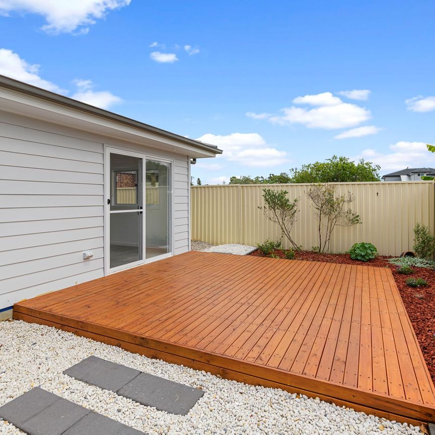 Apply Now - Century 21 &vert; the Paramount Group &ast;Granny Flat&ast; - Photo 1