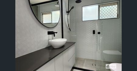Renovated, Stylish & Ultra-Convenient - Photo 5