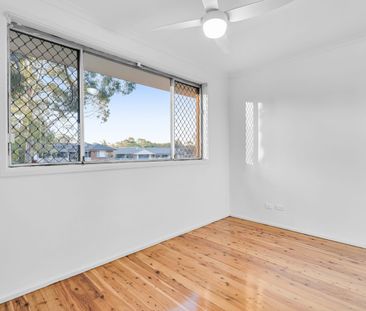 Three bedroom family home - Photo 3