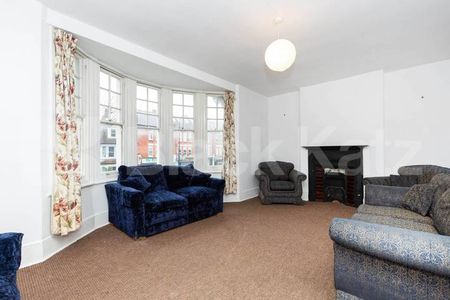 2 bedroom located only a short walk to Crouch End Broadway - Photo 5