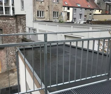 Gerenoveerd appartement op eerste verdieping met 2 slaapkamers en b... - Photo 5