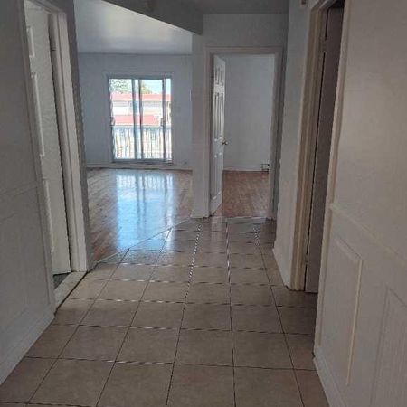 4 1/2 St. Leonard Viau/Lavoisier $1500 - Photo 3