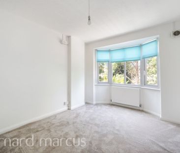 Errol Gardens - Photo 2