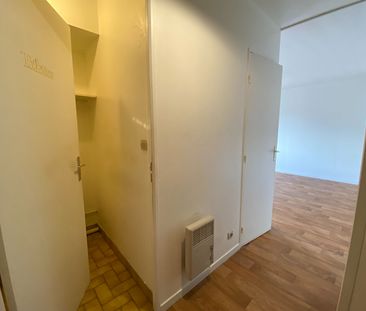 Location Appartement 1 pièce 32m² - Photo 4