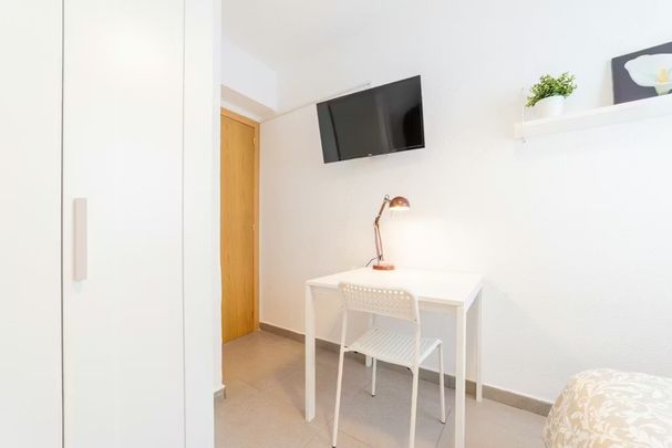 Avinguda del Cid, Valencia, Valencian Community 46014 - Photo 1