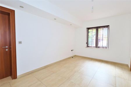 5 bedroom detached house to rent - Photo 3