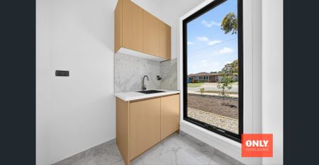 Modern, Stylish & Feature-Packed Living in Prime Narre Warren Location - Photo 5