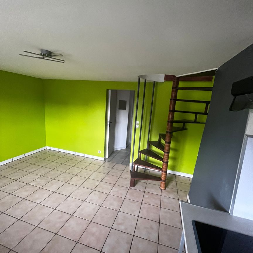 Un appartement à usage d'habitation en DUPLEX sur SAINT-ETIENNE-DU-ROUVRAY. - Photo 1