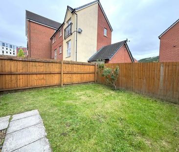 4 bedroom townhouse to rent - Photo 3