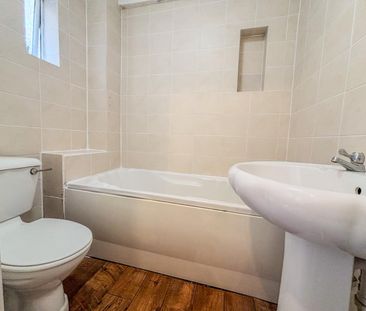 1 Bedroom Flat To Let - HP11 - Photo 1