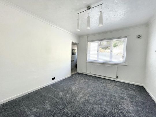 4 bedroom detached bungalow to rent - Photo 1