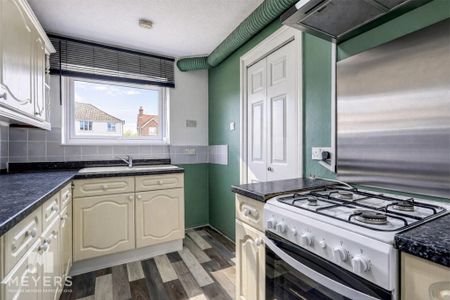 2 bedroom terraced house to rent - Photo 5