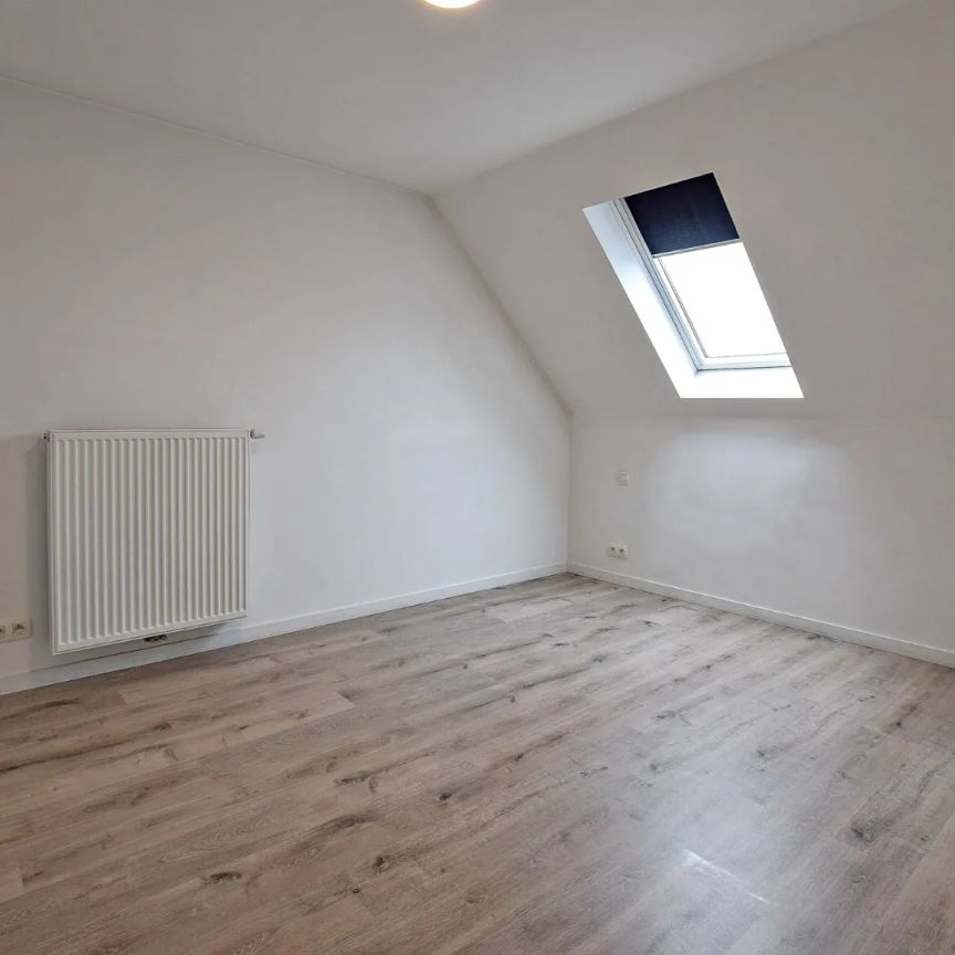 Gerenoveerd 3-slaapkamerappartement te huur in kleinschalig gebouw te Bredene. - Foto 1