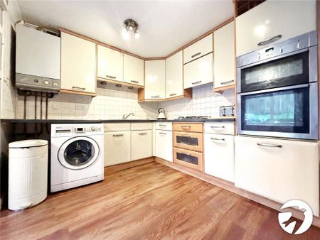 4 bedroom semi-detached house to rent - Photo 4