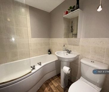 2 bedroom terraced house to rent - Photo 4