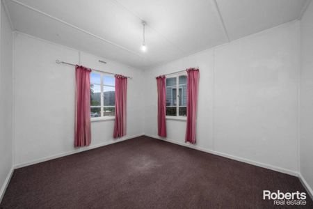 Sunny Three Bedroom Home in Risdon Vale - Photo 3