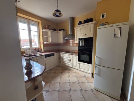 Location Appartement 7 pièces 157m² MONTIGNY LES METZ 57950 - Photo 2