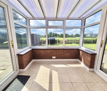 4 bedroom detached bungalow to rent - Photo 3