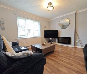 2 bedroom semi-detached house to rent - Photo 2