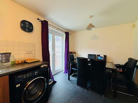 Everside Drive, M8 - Photo 2