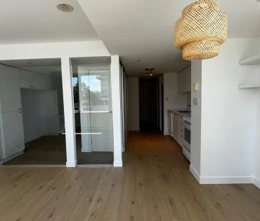 Uno. Unique One Bedroom in Mount Pleasant Neighborhood - Vancouver - Photo 3