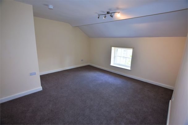 2 Bedroom Flat - Photo 1