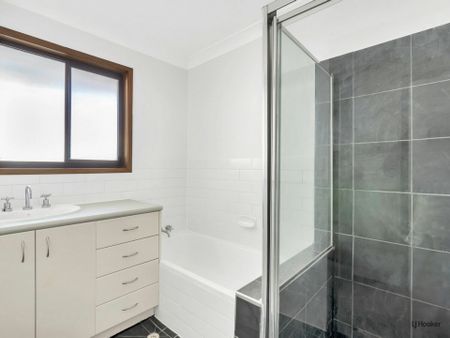 Modern Duplex In Quiet Cul-de-sac - Photo 2