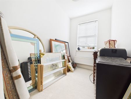 Halliford Road, Sunbury-On-Thames, TW16 - Photo 5