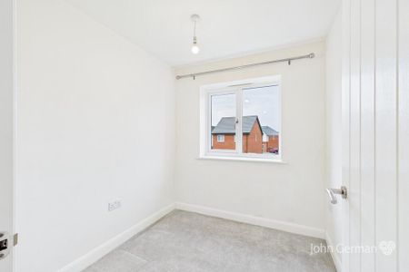 3 bedroom semi-detached to let - Photo 3