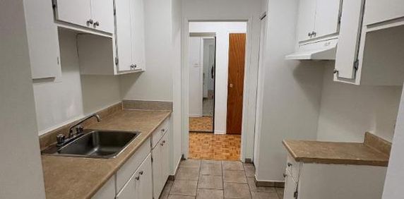 2 CH - 1 SDB - Laval - $1,150 /mo - Photo 2