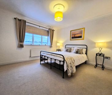 5 bedroom detached to let - Photo 6