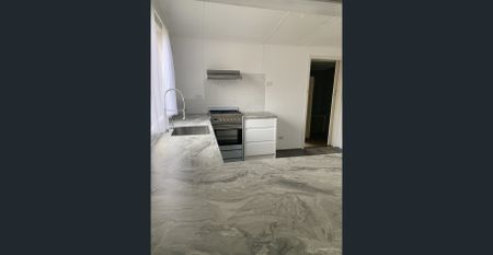 3 Bedroom Gem in Westend!! - Photo 5