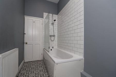 2 bedroom end of terrace house to rent - Photo 5