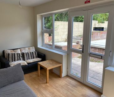 Room in a Shared House, Fountains Close, BN1 - Photo 1