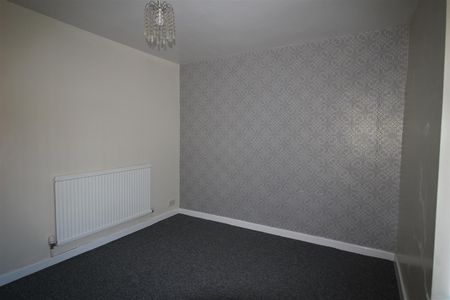 2 Bedroom Terraced House for Rent - Photo 3