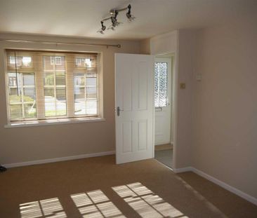 2 bedroom link detached house to rent - Photo 1