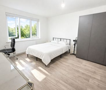 Room in a Shared Flat, South Park Drive, IG3 - Photo 2