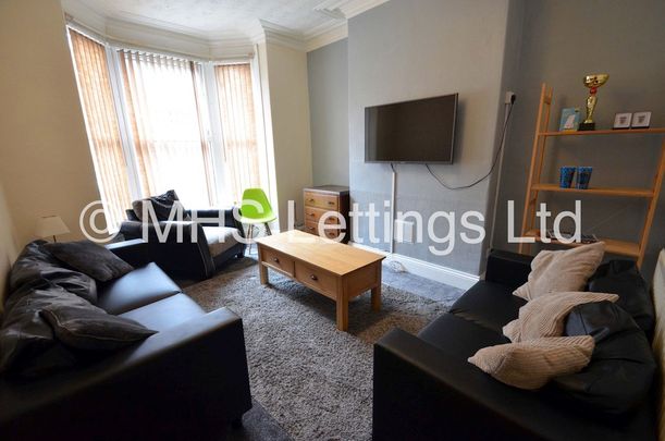 4 Bedroom Mid Terraced House for rent in Ashville Avenue - Photo 1
