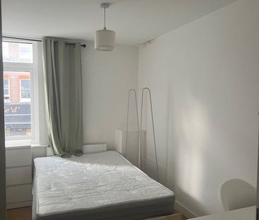 Room in a Shared Flat, Deptford High Street, SE8 - Photo 5