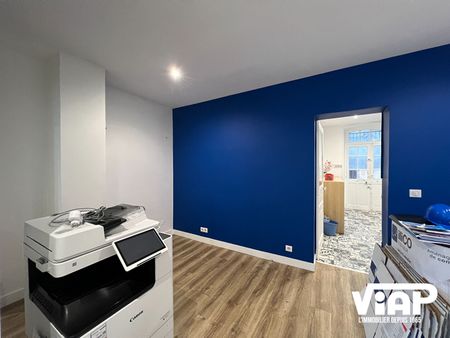 LOCAL REFAIT EN HYPER CENTRE VILLE - Photo 3